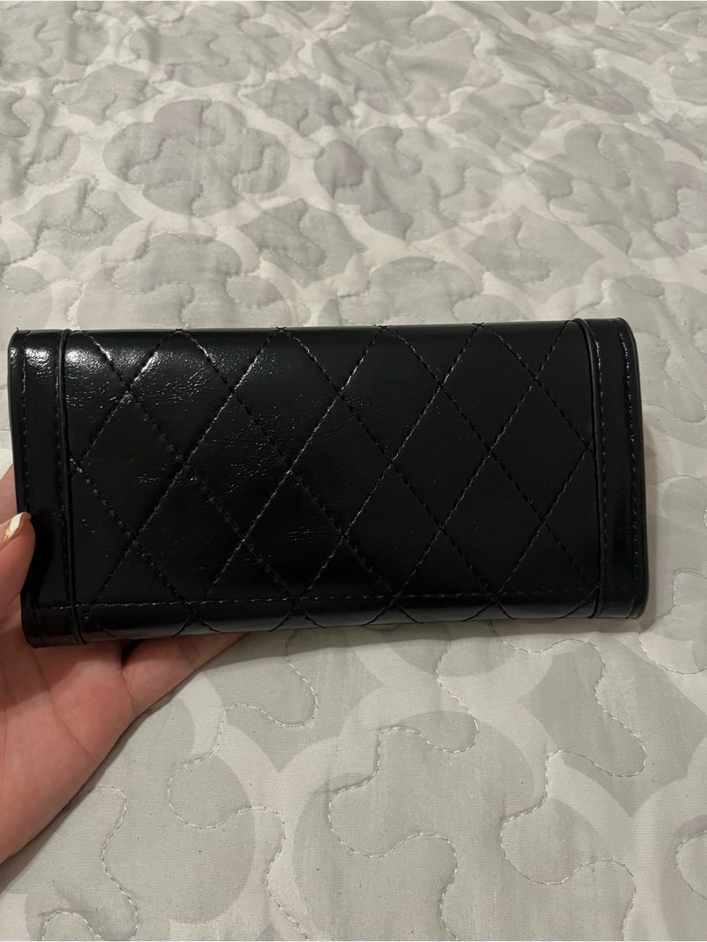 CHANEL Black Quilted Leather Wallet with Gold CC Emblem - Picture 4 of 4